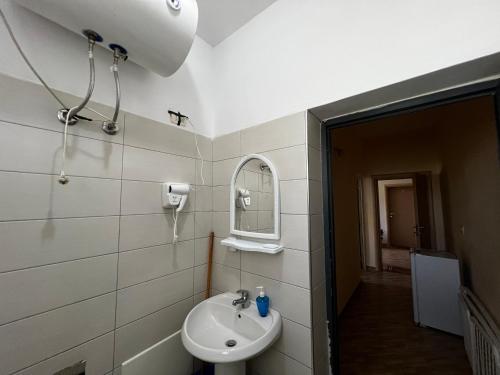Koupelna v ubytování Canary Hotel