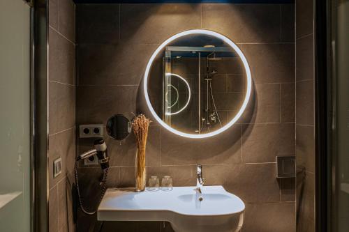 Hotel Indigo Barcelona Plaza Espana by IHG Image