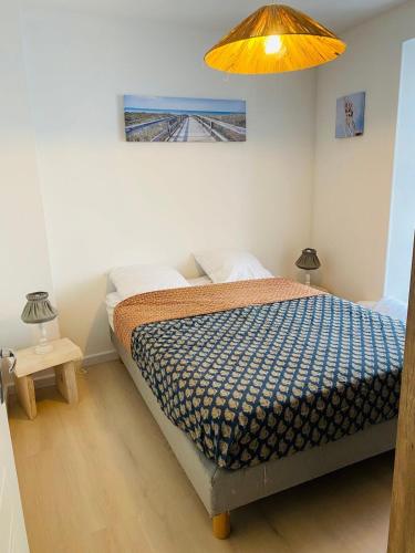 Photo de la galerie de l'établissement Cozy apartment located in the heart of the village, à Saint-Martin-de-Ré