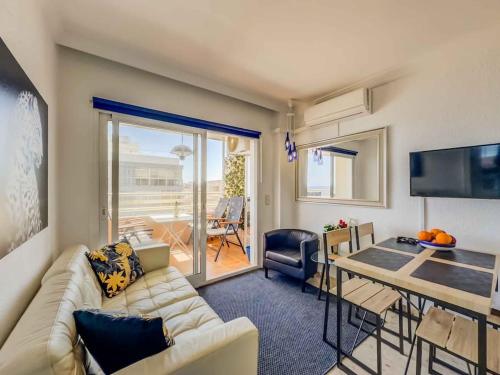 113 - Beachfront Apartment with views, Fuengirola