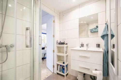 113 - Beachfront Apartment with views, Fuengirola
