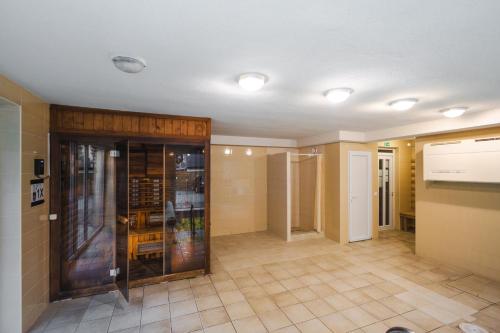 Zdjęcie z galerii obiektu Byblos Wellness Apartman Siófok By BLTN w Siófoku