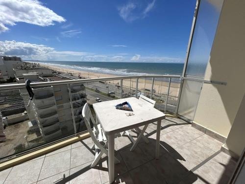 Appartement face mer avec balcon, 50m plage, 5 couchages, parking, Saint-Jean-de-Monts - FR-1-224C-187