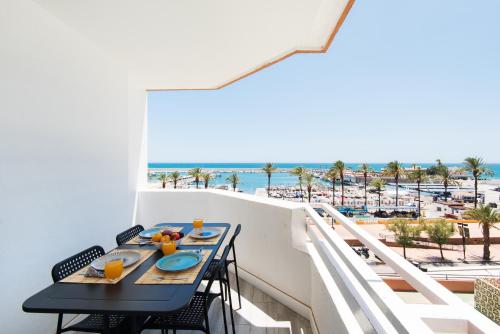 PALM TRUE TOWERS 1, Marina Beach Apartment