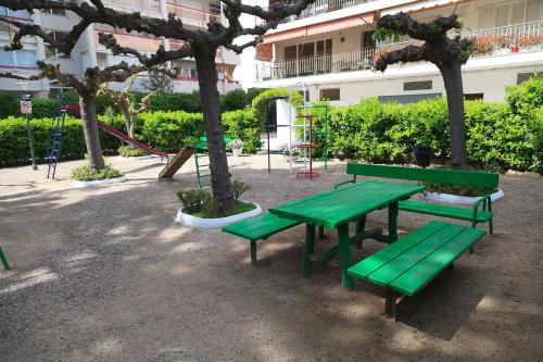 UHC Gisamar Apartments