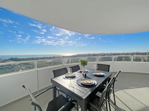 Global Vacacional, Apartamento con amplia terraza con vistas al mar