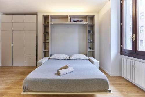 Nolo studio walking distance from Loreto e Corso Buenos Aires