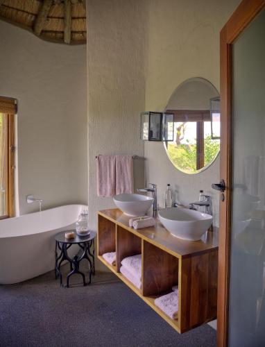 Koupelna v ubytování Rhulani Safari Lodge