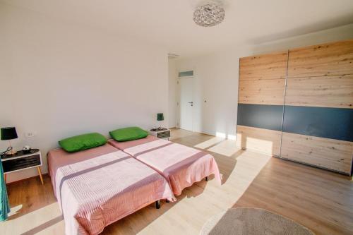 Una cama o camas en una habitación de Villa Luxy Luy