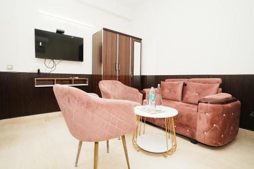 HOTEL A.P RESIDENCYにあるテレビまたはエンターテインメントセンター