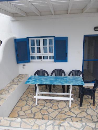 Galería fotográfica de Right on the beach- BEACHFRONT-Best unit -Paros en Aliki