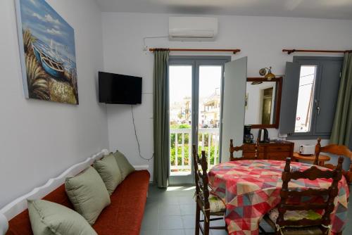 Naxos Port central apartment 3 min to the beach