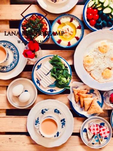 Đồ ăn tại/gần căn hộ