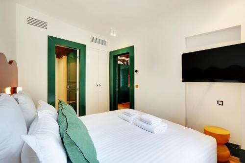 Paris Home Collection Serviced Apartments in Notre Dame - Rue Savoie photo 109