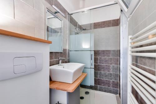 Koupelna v ubytování Studio 2 personnes quartier de La Chaume