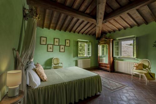 Ένα ή περισσότερα κρεβάτια σε δωμάτιο στο VILLA ISIDE 8, Emma Villas