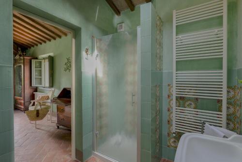 Ένα μπάνιο στο VILLA ISIDE 8, Emma Villas