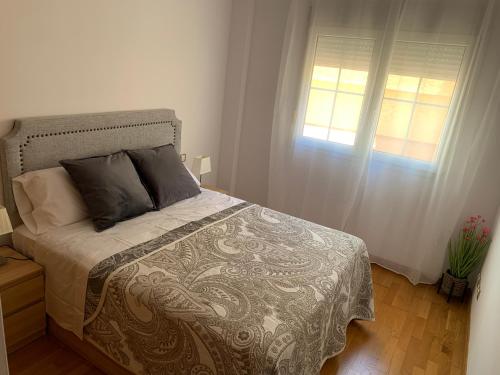 Malagueta, free parking, center & beach