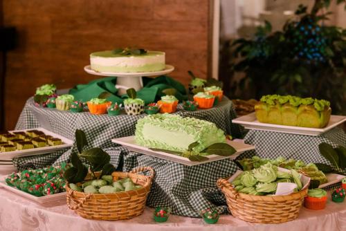 Makanan di atau berdekatan hotel