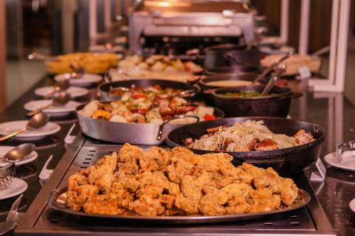 Makanan di atau berdekatan hotel