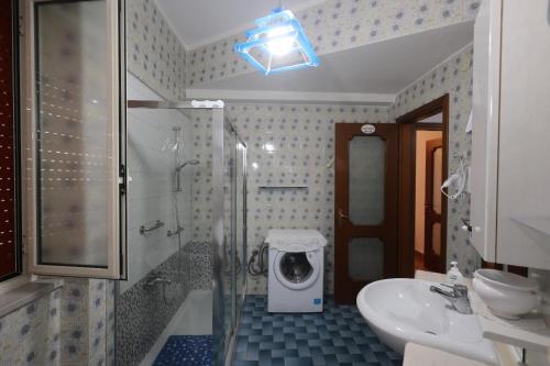 Ένα μπάνιο στο Vesuvio Guest House