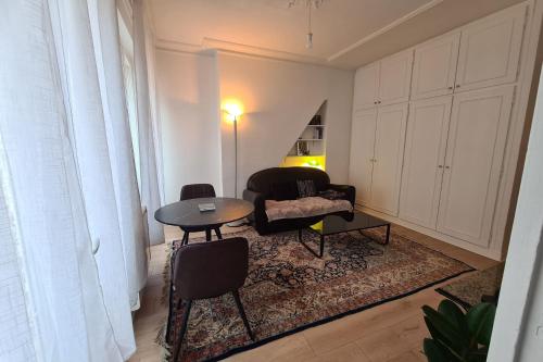 Charming love nest in Paris