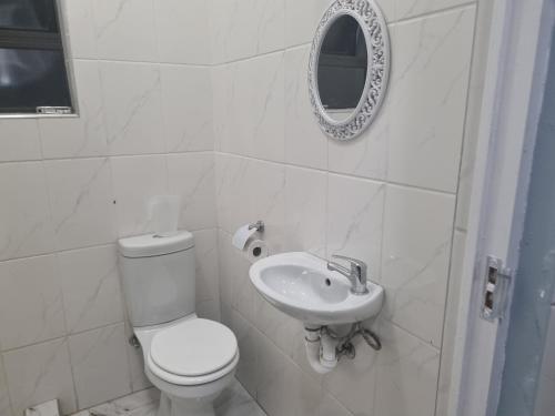 Bilik mandi di Michu Guest house
