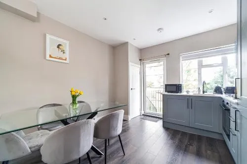 Arte Stays - Serviced Apartments for Leisure and Business - Private Parking - 12 minutes walking from Wembley Stadium photo 11