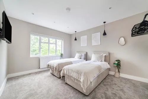 Arte Stays - Serviced Apartments for Leisure and Business - Private Parking - 12 minutes walking from Wembley Stadium photo 6