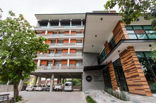 El edificio en el que está el hotel