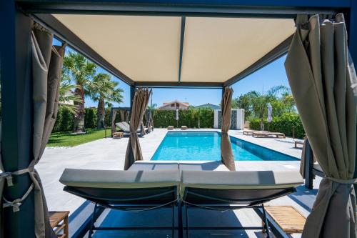 Πισίνα στο ή κοντά στο Villa Dolmen Beach