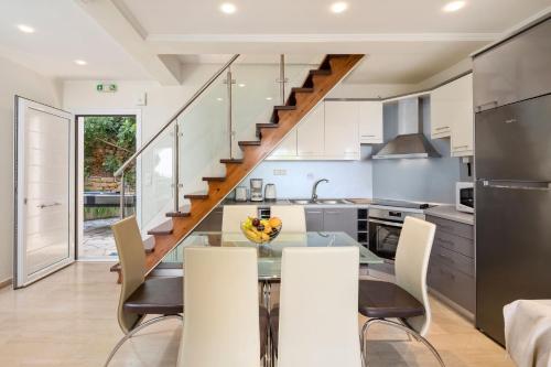 Η κουζίνα ή μικρή κουζίνα στο Villa Anastar