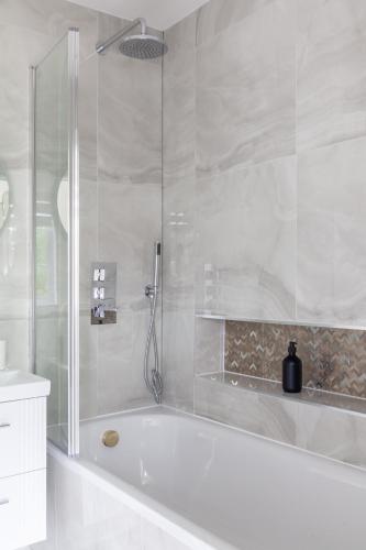 Arte Stays - Serviced Apartments for Leisure and Business - Private Parking - 12 minutes walking from Wembley Stadium photo 96