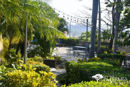 Κήπος έξω από το Villas de Palermo Hotel and Resort -Private Detached Houses