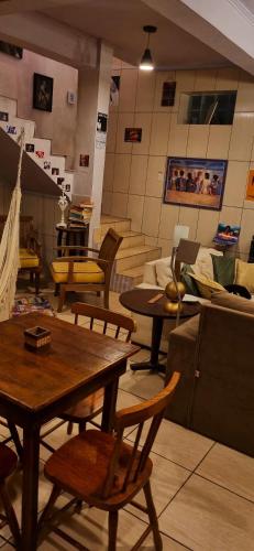 Χώρος καθιστικού στο Carcará Hostel Ipanema - Espaço Cultural
