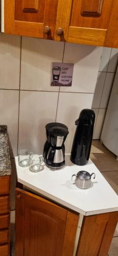 Η κουζίνα ή μικρή κουζίνα στο Carcará Hostel Ipanema - Espaço Cultural