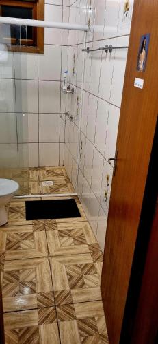 Ένα μπάνιο στο Carcará Hostel Ipanema - Espaço Cultural