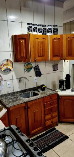 Η κουζίνα ή μικρή κουζίνα στο Carcará Hostel Ipanema - Espaço Cultural