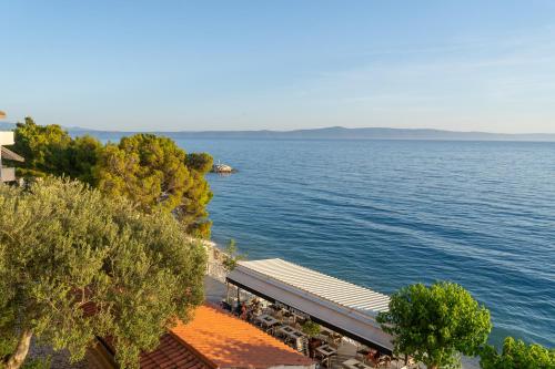 a view of a large body of water at Apartments Malina in Tučepi
