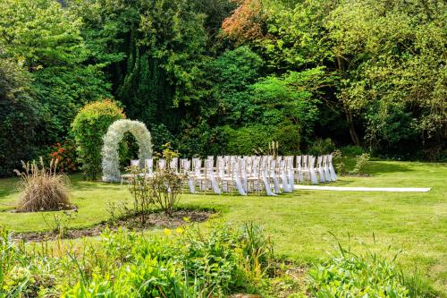 Ein Garten an der Unterkunft The Craiglands Hotel Sure Hotel Collection by Best Western