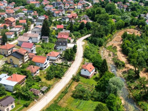 Una vista aérea de Apartman Kiko