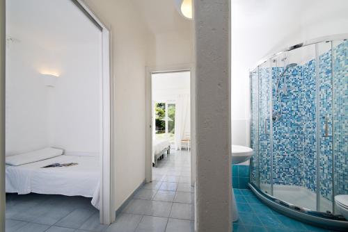 Kamar mandi di Casa Margherita Ischia