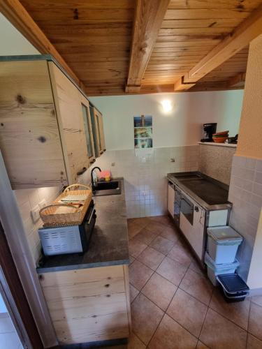 Kuchyň nebo kuchyňský kout v ubytování Lodge In Koprivnik