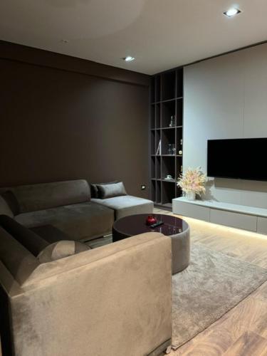 Perla Home
