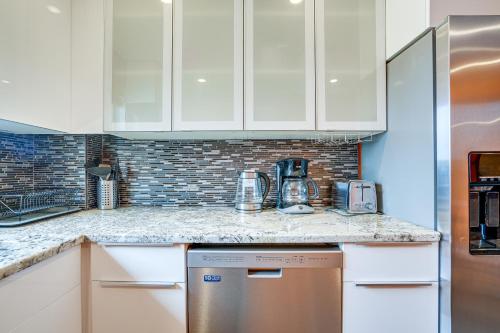Foto dalla galleria di Cozy Waltham Condo about 11 Mi to Downtown Boston! a Waltham