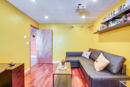 Foto dalla galleria di Cozy Waltham Condo about 11 Mi to Downtown Boston! a Waltham