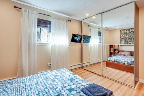 Foto dalla galleria di Cozy Waltham Condo about 11 Mi to Downtown Boston! a Waltham