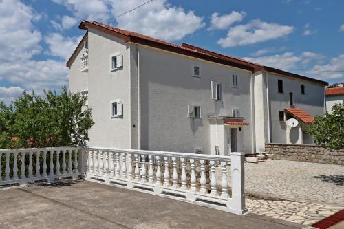 Apartments with parking spaces Klenovica, Novi Vinodolski - 23100