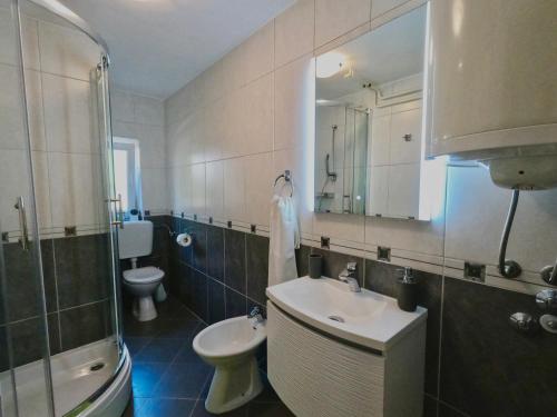 Apartments with parking space Crikvenica - 23167