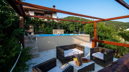 Family friendly house with a swimming pool Banjol, Rab - 23127